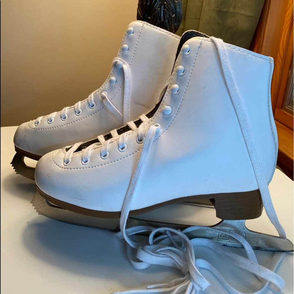 DBX White Women’s Ice Skates